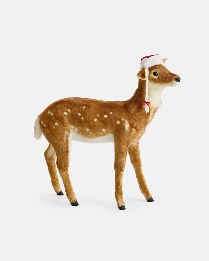 Cerf, Biche avec bonnet de noel