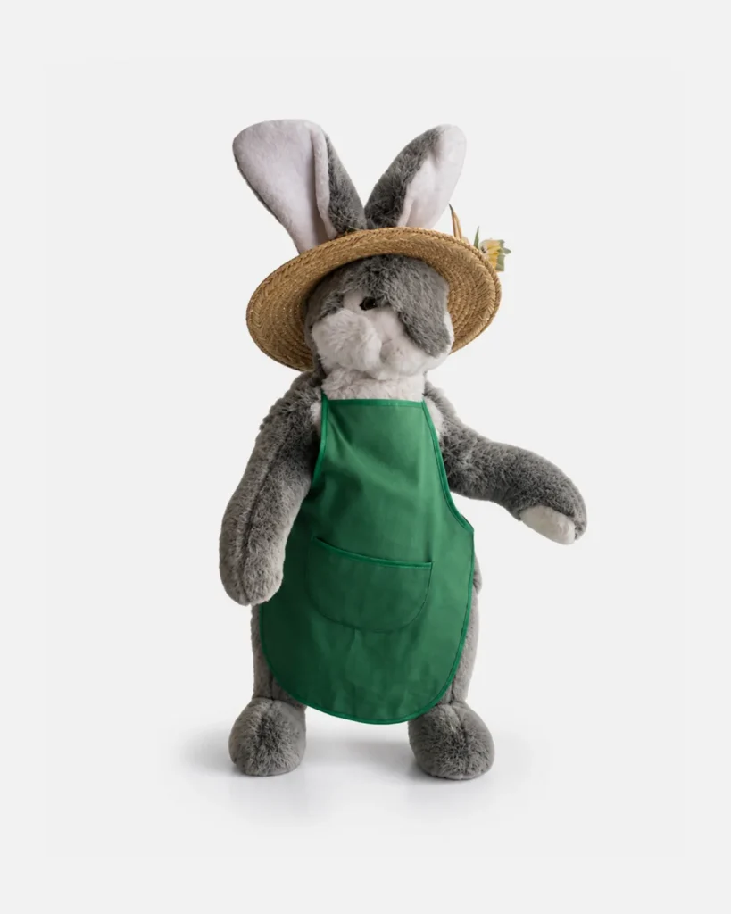 Lapin chapeau de paille panier oeuf