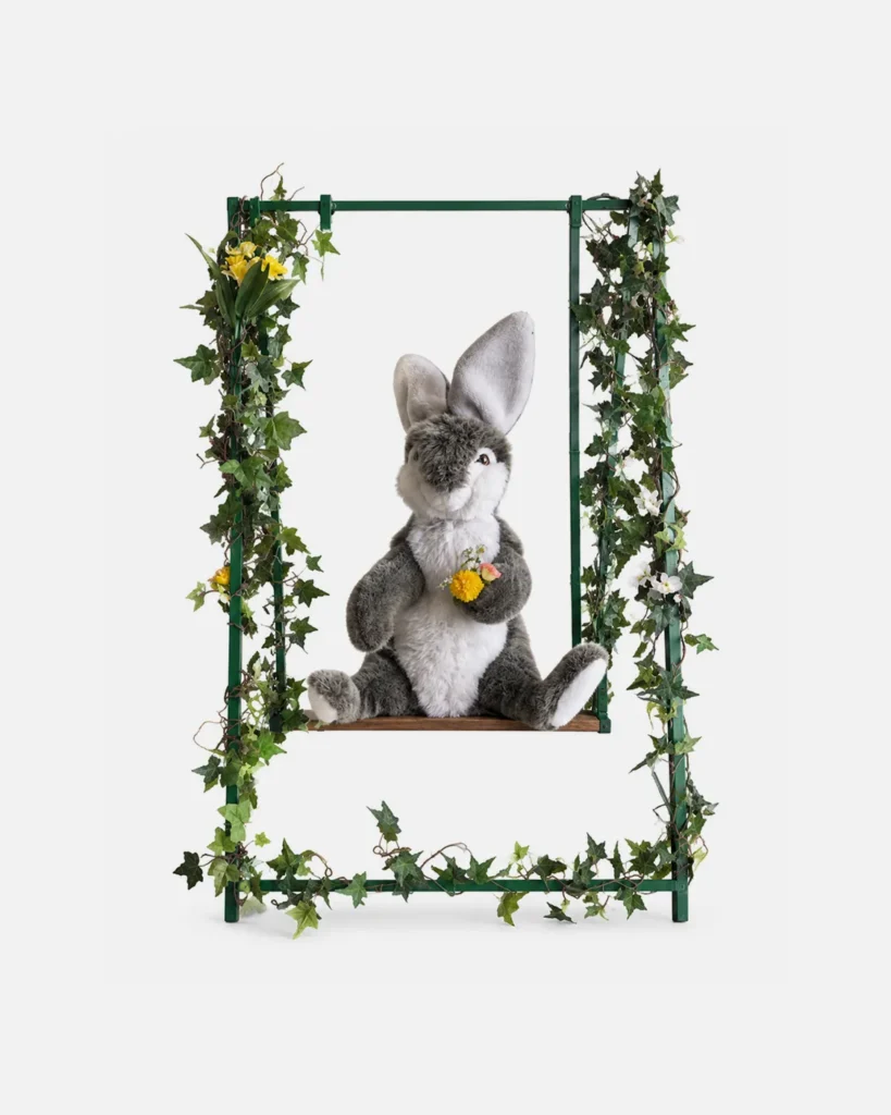 Lapin sur balancelle