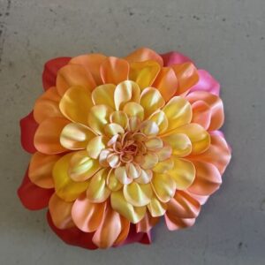 Dahlia orange, jaune